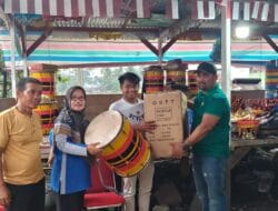 Realisasikan Pokir, Anggota DPRD Padang Pariaman Syafrinaldi SH MH Serahkan Alat Kesenian ke Kelompok Sanggar