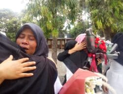 Sungkeman Maknai Hari Pahlawan Ponpes Al Anwari dan Peranan Santri Dalam Perjuangan RI