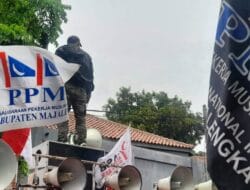Buruh Majalengka Kepung Gedung Kokardan Kawal Rapat Pleno Penetapan UMK Majalengka 2024
