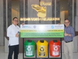 Jasa Raharja Kepri Serahkan 10 Unit Tempat Sampah ke Badan Usaha Pelabuhan BP Batam