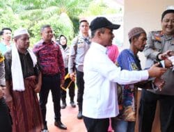 Kapolda Aceh Serahkan Bantuan Satu Unit Rumah Kepada Warga Dan Paket Sembako Lainnya, Pada Kunker Ke Polres Aceh Timur