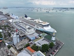 1.179 Wisatawan Mancanegara Tiba di Surabaya Lewat Kapal Pesiar Norwegian Spirit
