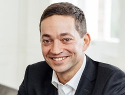 Currys Boss Exits, Shares Plummet