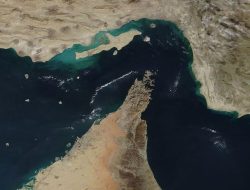 Hanya Sehari Dibuka, Iran Kembali Tutup Selat Hormuz, Harga Minyak Dunia Terancam Melonjak Dahsyat