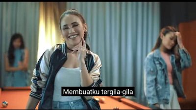7 Lagu Indonesia tentang Cinta Buta pada Kekasih