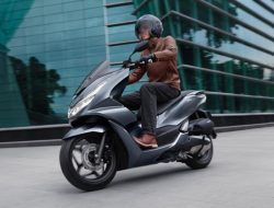 Baru Tahu, Ini Cara Berkendara yang Bikin Motor Matik Boros Bensin