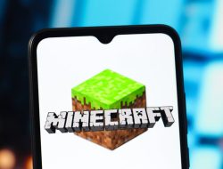 10 Epic Minecraft Castle Designs: Hogwarts, Winterfell & More