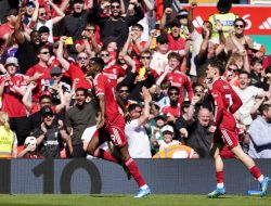 Isak fuels Liverpool’s Champions League push