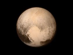 Should Pluto Be a Planet Again? Experts Weigh In