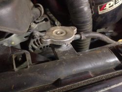 Cek 3 komponen ini sebelum beli mobil seken, hindari overheat mesin