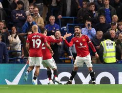 Carrick shines like Ferguson as Man Utd secure crucial win at Chelsea