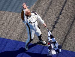 Tyler Reddick Wins Fifth NASCAR Victory in Overtime at Kansas