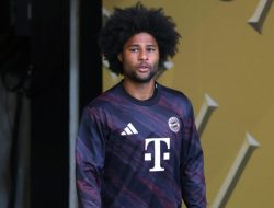 Bayern’s Setback: Gnabry Likely Misses Champions League and 2026 World Cup