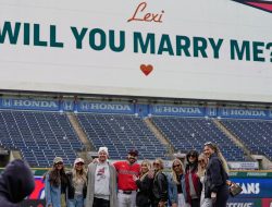 Guardians’ Hedges Proposes on Field After Game