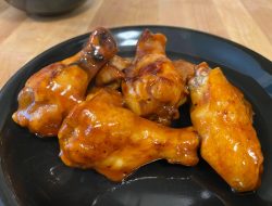 Easy 3-ingredient air fryer buffalo wings – no oven needed!