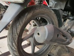 Ternyata ini penyebab ban belakang motor matic tidak lurus
