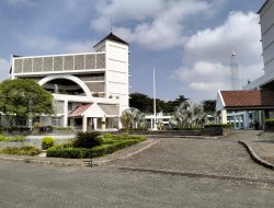 Paradoks Parkir: Kampus Perlu Berani Kendalikan Emisi dengan Sistem Mobilitas