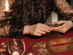 Zodiak Beruntung Jumat 29 Mei 2026: Gemini Sukses Finansial
