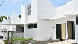 Mana yang Lebih Menguntungkan, Kayu atau Baja Ringan untuk Bangun Rumah?