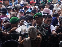 Massa Buruh Masih Padati Monas, Lalu Lintas Tersendat