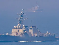 Trump Sebut Serangan Iran ke Kapal Perang AS Hanya ‘Sentuhan Cinta’, Gencatan Senjata Masih Berlaku