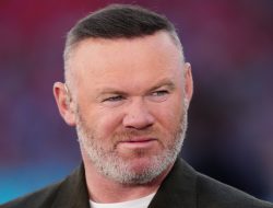 Wayne Rooney Presses Man United for Swift Manager Decision as Carrick Waits