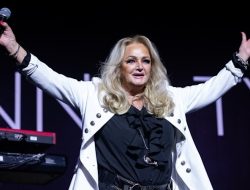 Bonnie Tyler in Critical Condition Post Surgery