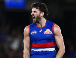 Western Bulldogs weigh resting star player
