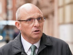 Top Schools Urged to Halt ‘Self-Indulgent Claims’ Amid Pressure from Lower-Scoring Institutions