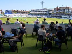 Robinson attacks Ton as Sussex surge against Surrey