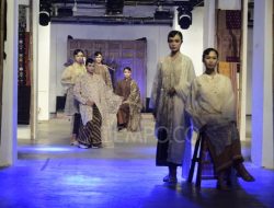 Desainer Phillip Iswardono Gelar Pameran Mode di Yogya