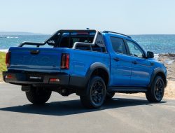 Diesel ute now comes with $4000 fuel card in Australia
