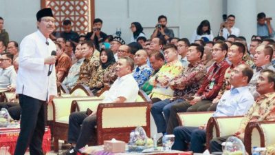 Gus Ipul Bongkar Rahasia Harga Sepatu Rp 179 Ribu yang Viral Rp 700 Ribu