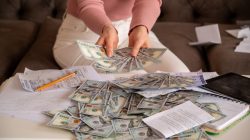 Dompet Penuh! 5 Zodiak Ini Bakal Dapat Rejeki Nomplok di Mei 2026