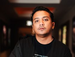 Sal Priadi buka rahasia kreatif di balik lagu Kepala, Pundak, Kerja Lagi