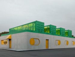 Kantor Spanyol dari Kontainer! Tertarik Coba?