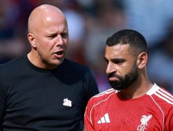 Arne Slot reacts to Salah’s shocking post and shares his final thoughts on the departing star