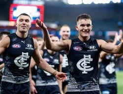 Carlton shocks Dogs in first win post-coach exit