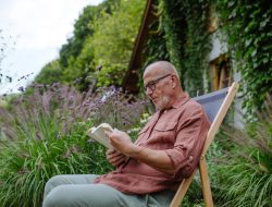 Eight simple hobbies to slow brain aging
