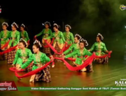Tari dari Tanah Tanpa Raja, Hanya Selendang