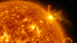 Scientists detect early warnings of sun’s strongest flare