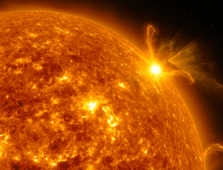 Scientists detect early warnings of sun’s strongest flare