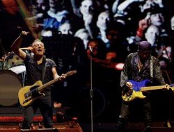 Secret Springsteen Fans Worry About Trump’s Wrath