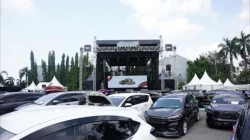 Komunitas Otomotif Jadi Daya Tarik IIMS Surabaya 2026, Modifikasi hingga EV Slow Ride Meriahkan Pameran