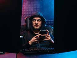 Pria yang tidak membalas chat, sibuk atau tidak tertarik?