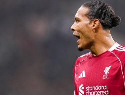 Van Dijk speaks out after Slot’s Liverpool decision