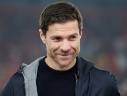 Aussie legend: Alonso must sign Man Utd outcast