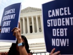 Aussies Sue Over Trump’s Grad Loan Cap