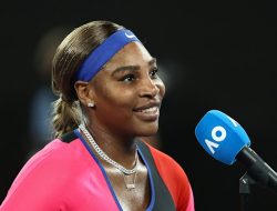 Serena Williams makes stunning pro tennis comeback