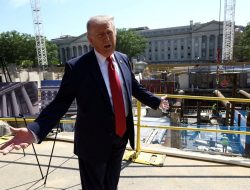 Trump donors awarded $50B in contracts in six months: report